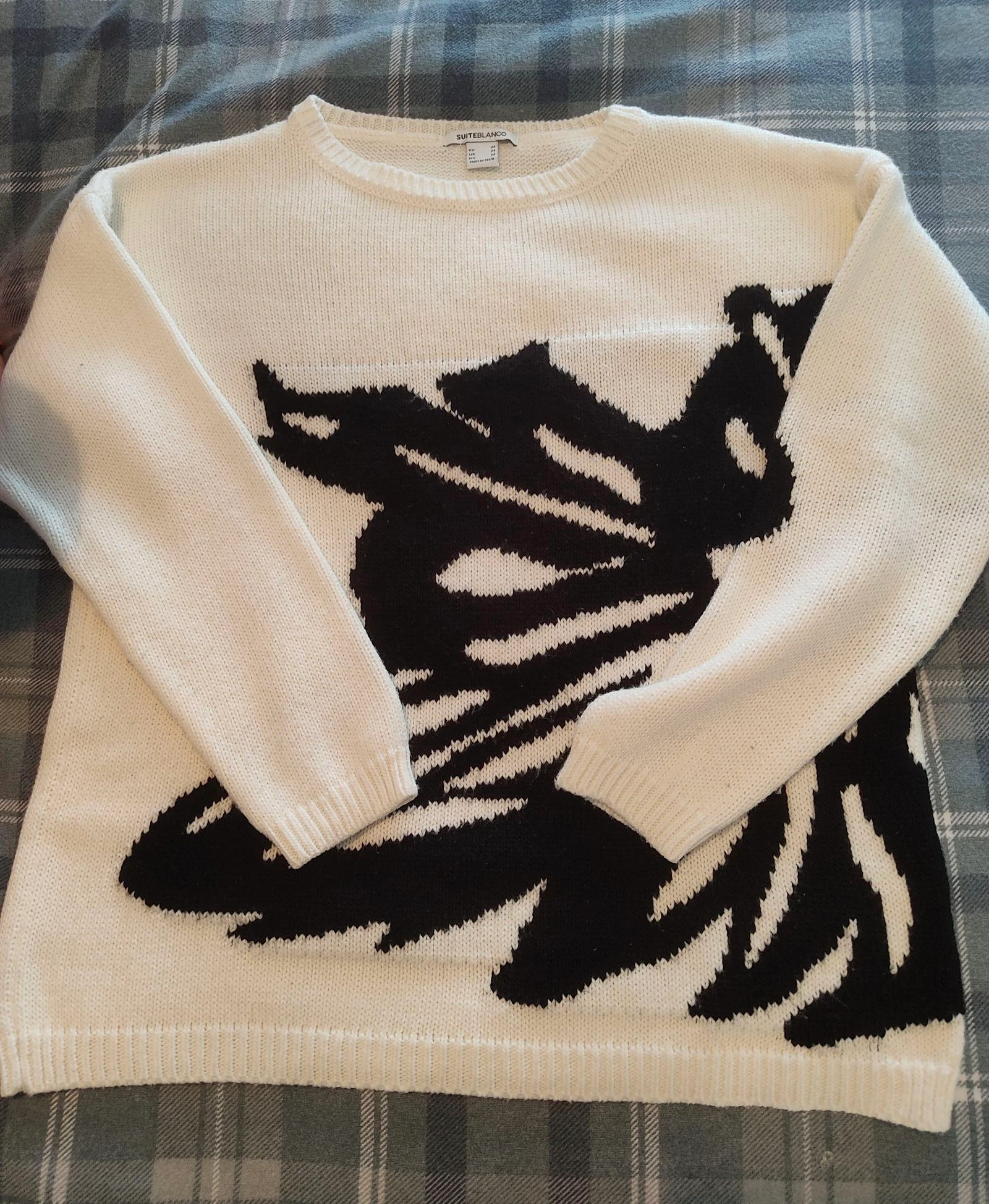Jersey blanco y negro 